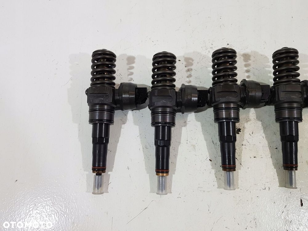 POMPOWTRYSKIWACZ 070130073R VW TRANSPORTER T5 2.5 TDI BNZ 0414720310 - 2