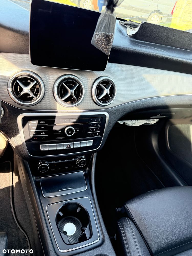 Mercedes-Benz CLA 250 4-Matic - 13