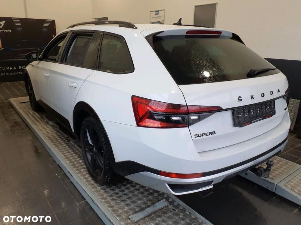 Skoda Superb 2.0 TDI SCR 4x4 Scout DSG - 2