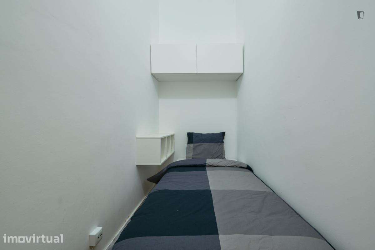 Quarto - localizado em Marquês de Pombal Lisbon - Grande imagem: 5/12