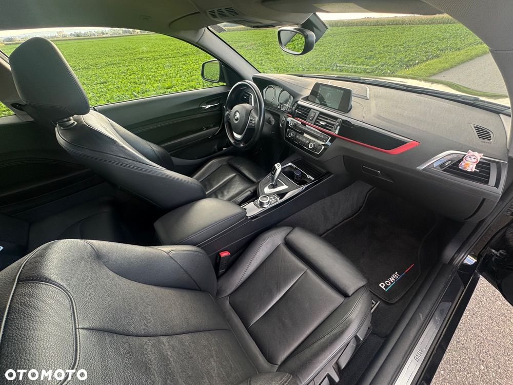 BMW Seria 2 218d - 12