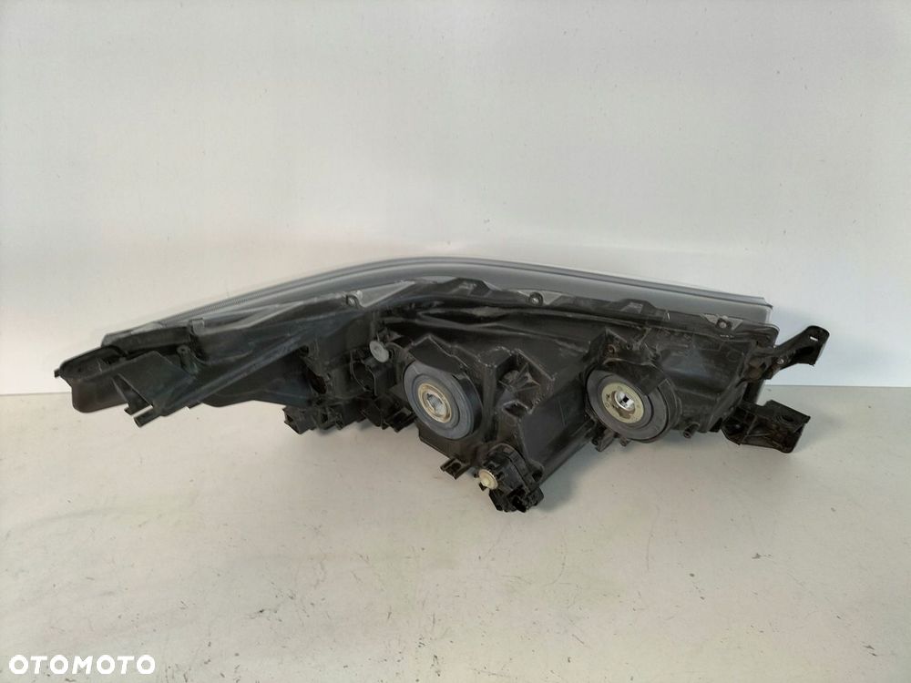 Lampa przednia reflektor lewa TOYOTA HILUX 8 VIII LIFT 20- - 6