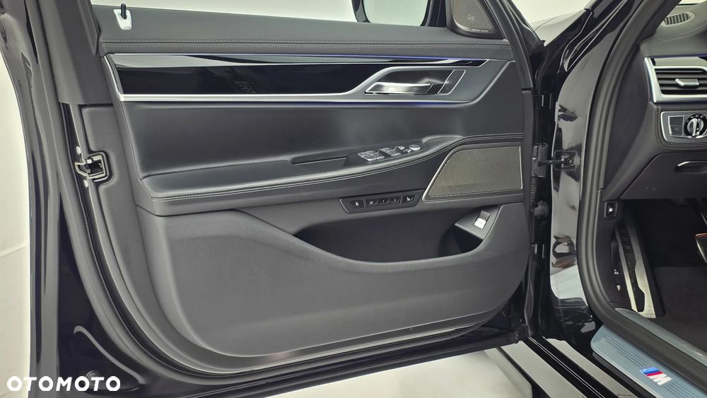 BMW Seria 7 - 23