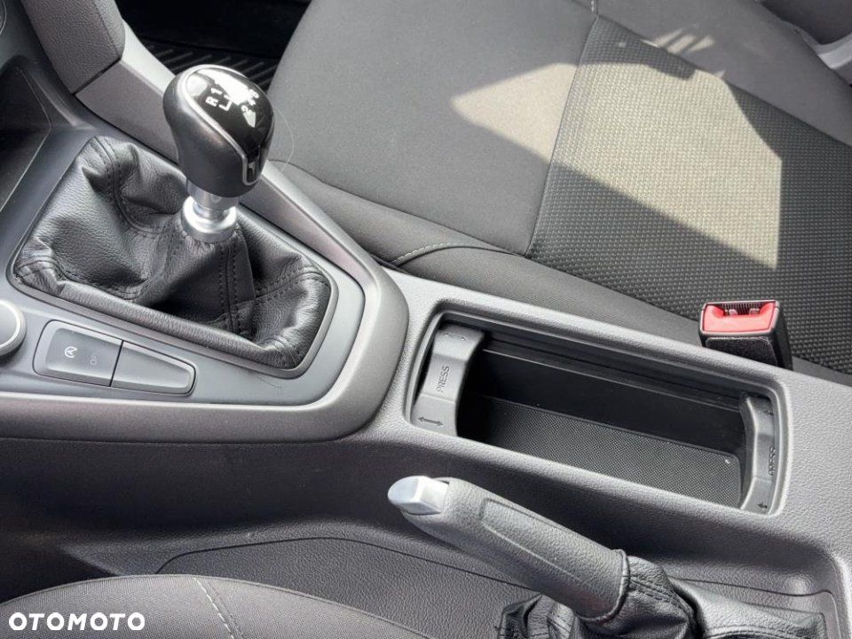 Ford Focus - 8