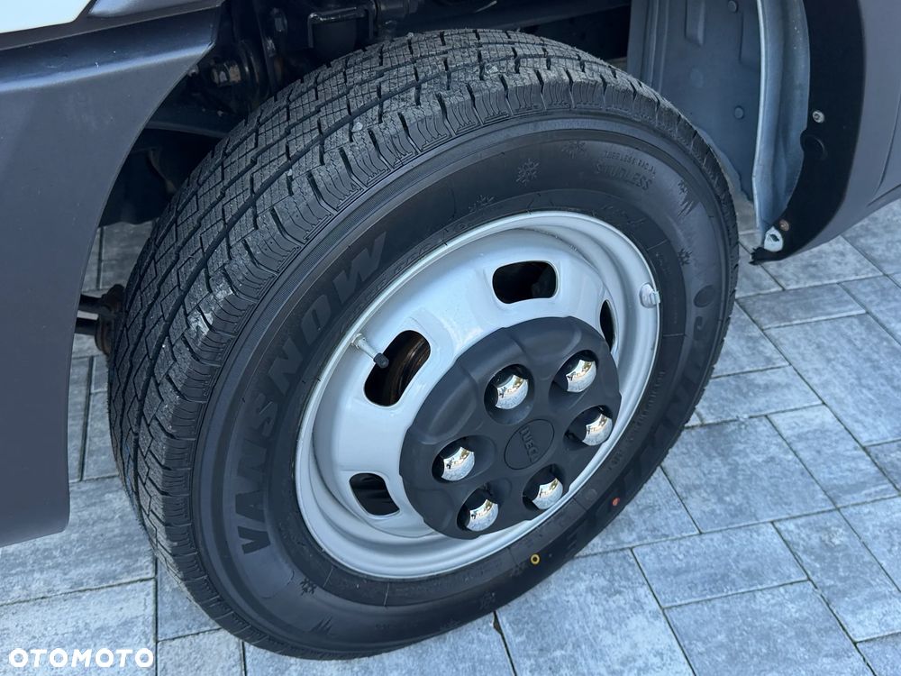 Iveco 35/50c180 Kontener 4.9m + Winda 750kg / Najbogatsze wyposażenie / Poduszki AIRPRO / Automatyczna skrzynia / Ledy / Nowe opony / Zarejestrowany FV23% - 19