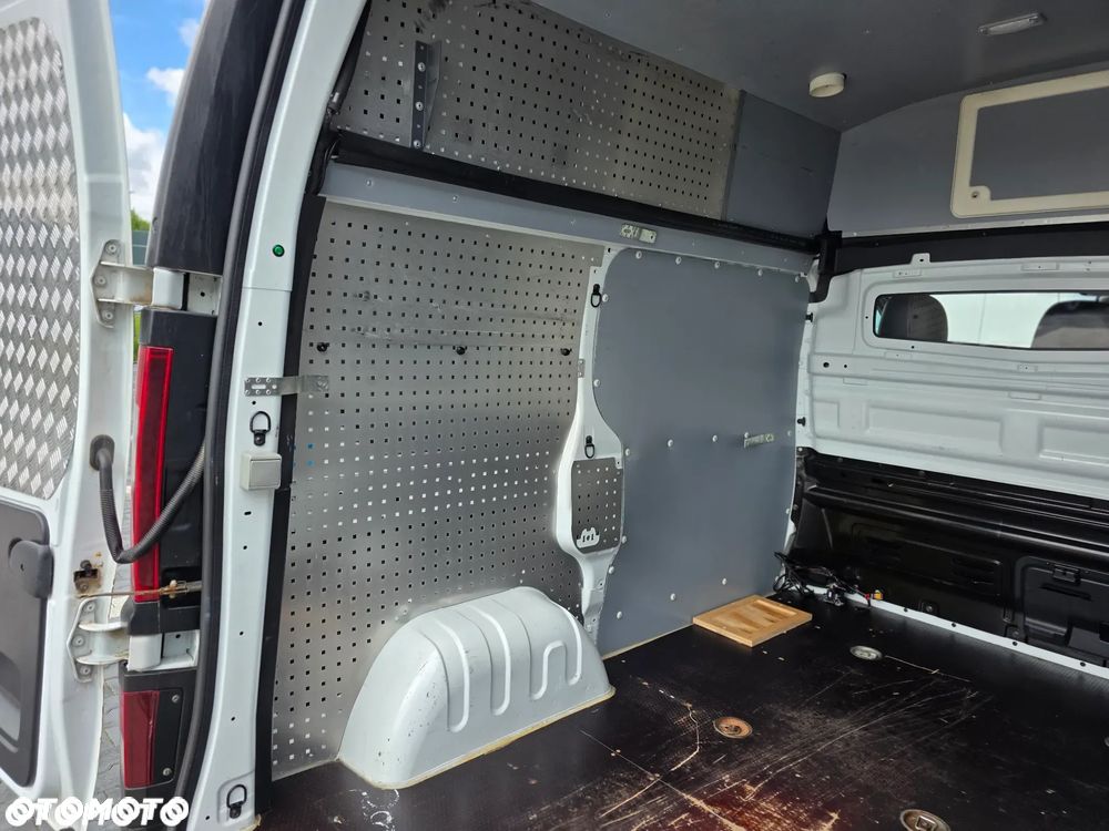 Renault TRAFIC Vivaro WSOKI 1.6dCi Energy L1H2 Pack Clim VAT 1 BEZWYPADKOWY z Polskiego Salonu Serwisowany Zadbany Egzemplarz - 22
