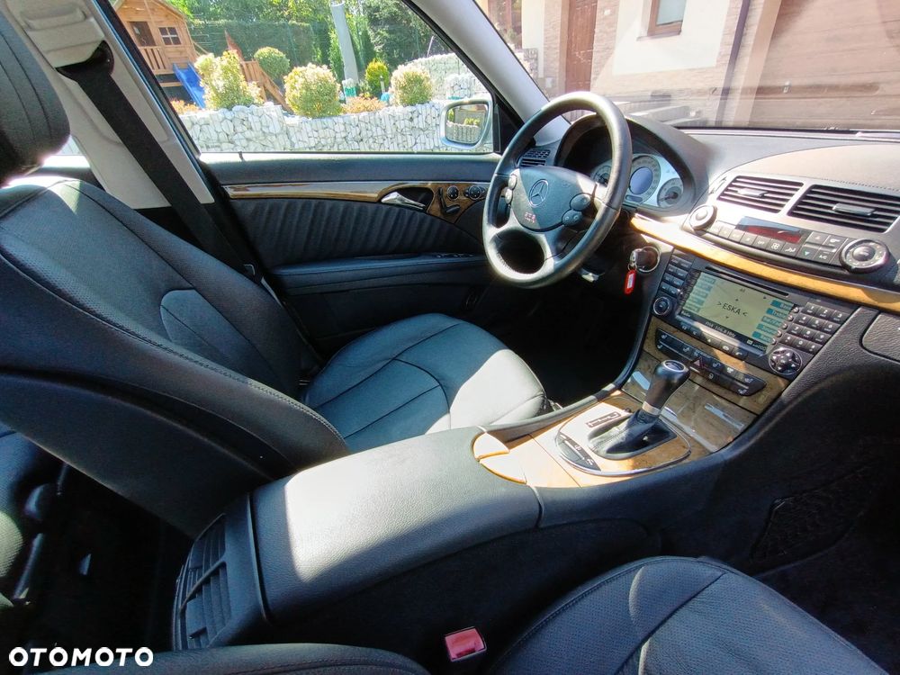 Mercedes-Benz Klasa E 300 BLUETEC Avantgarde - 40