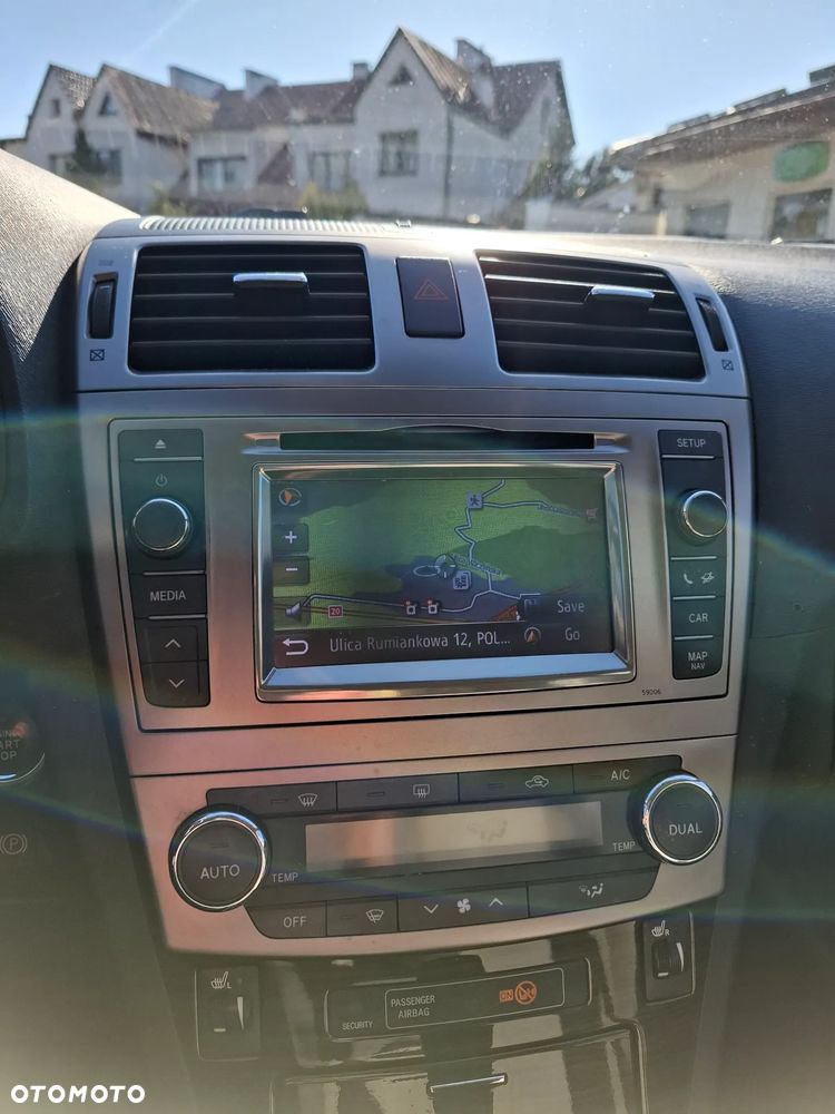 Toyota Avensis 1.8 Premium MS - 14