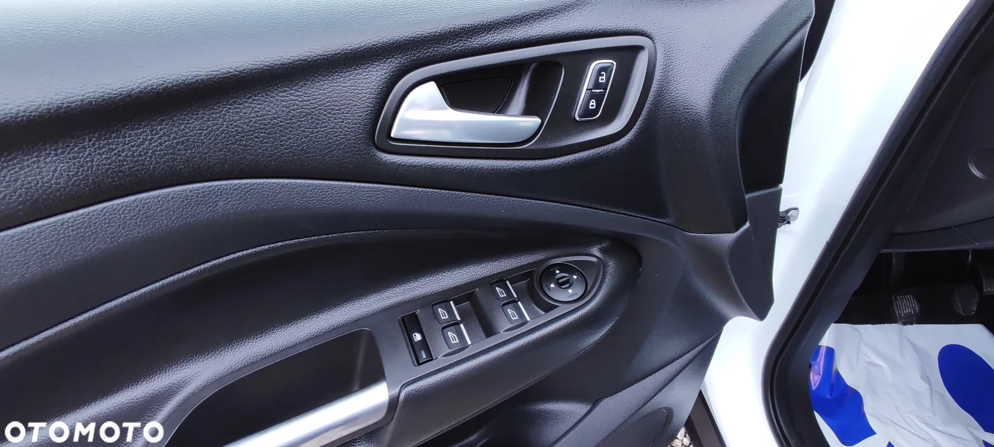 Ford Kuga - 25