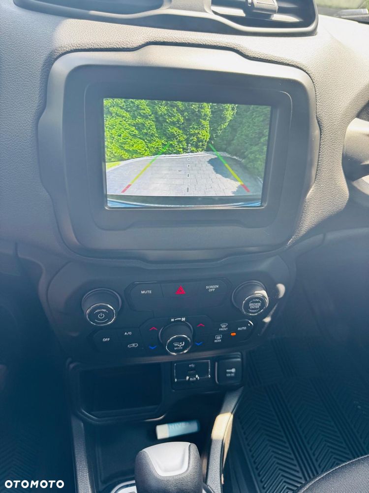Jeep Renegade - 15