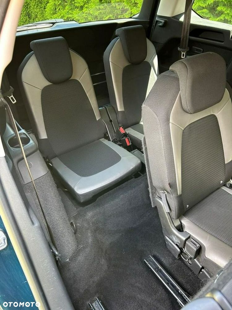 Citroën C4 SpaceTourer PureTech 130 Stop&Start SHINE - 24