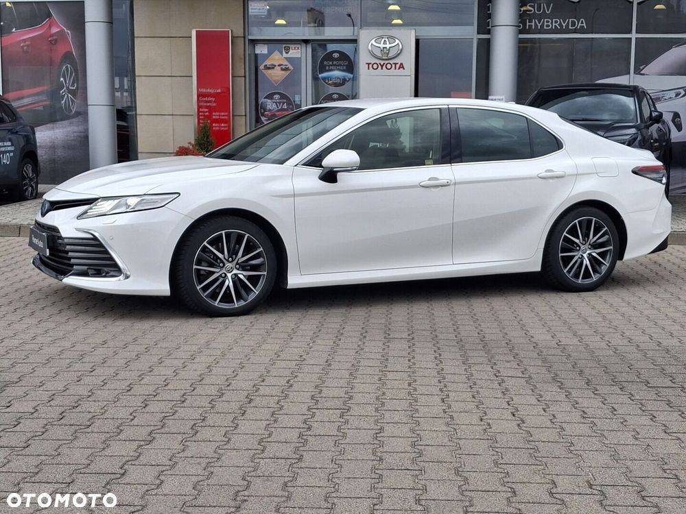 Toyota Camry 2.5 Hybrid Executive CVT - 2