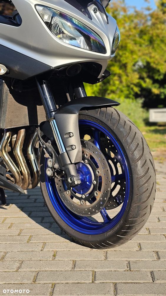 Yamaha FZ8 - 10