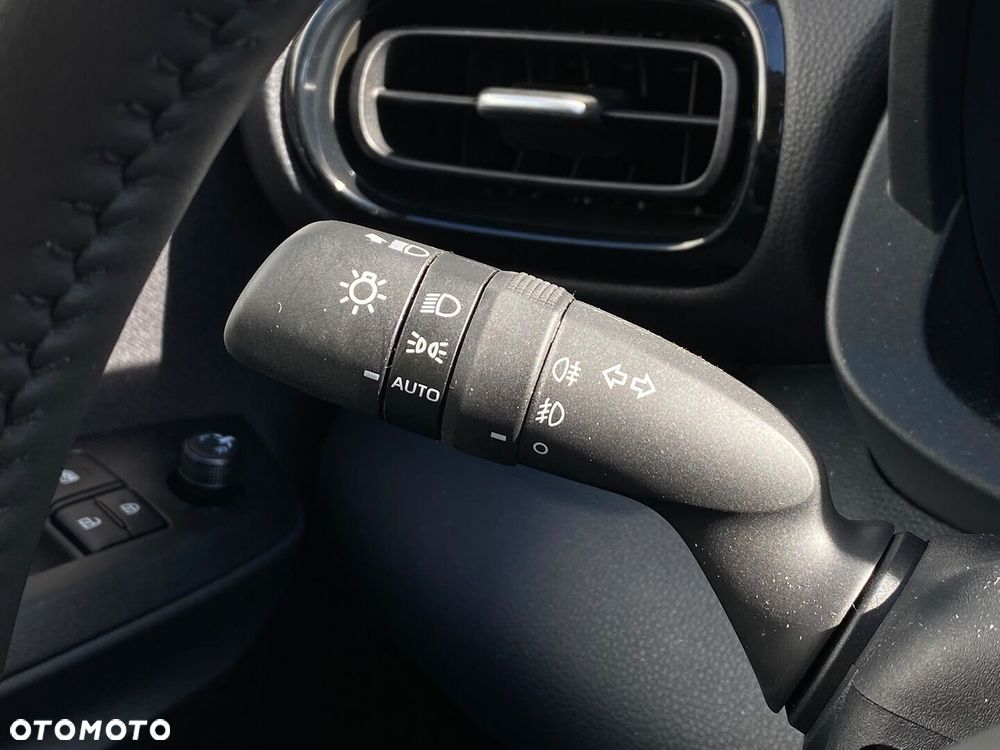 Toyota Yaris Hybrid 1.5 Style - 27