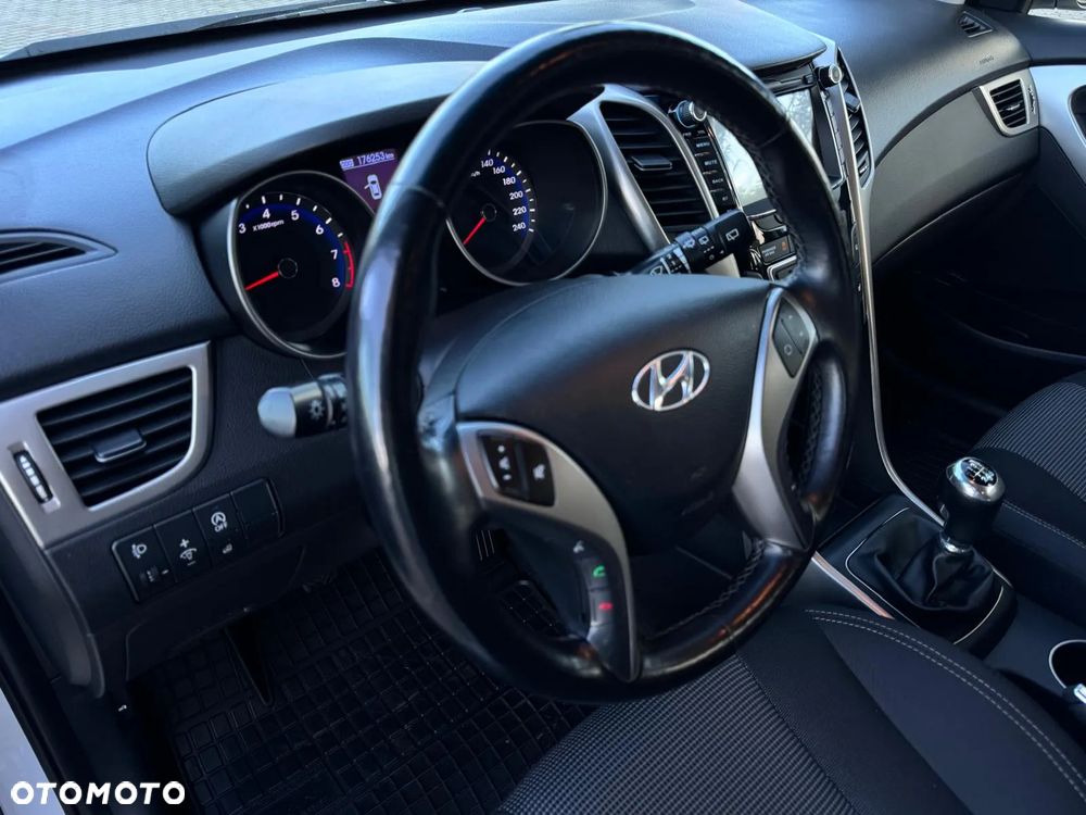 Hyundai i30 1.4 BlueDrive Comfort - 13