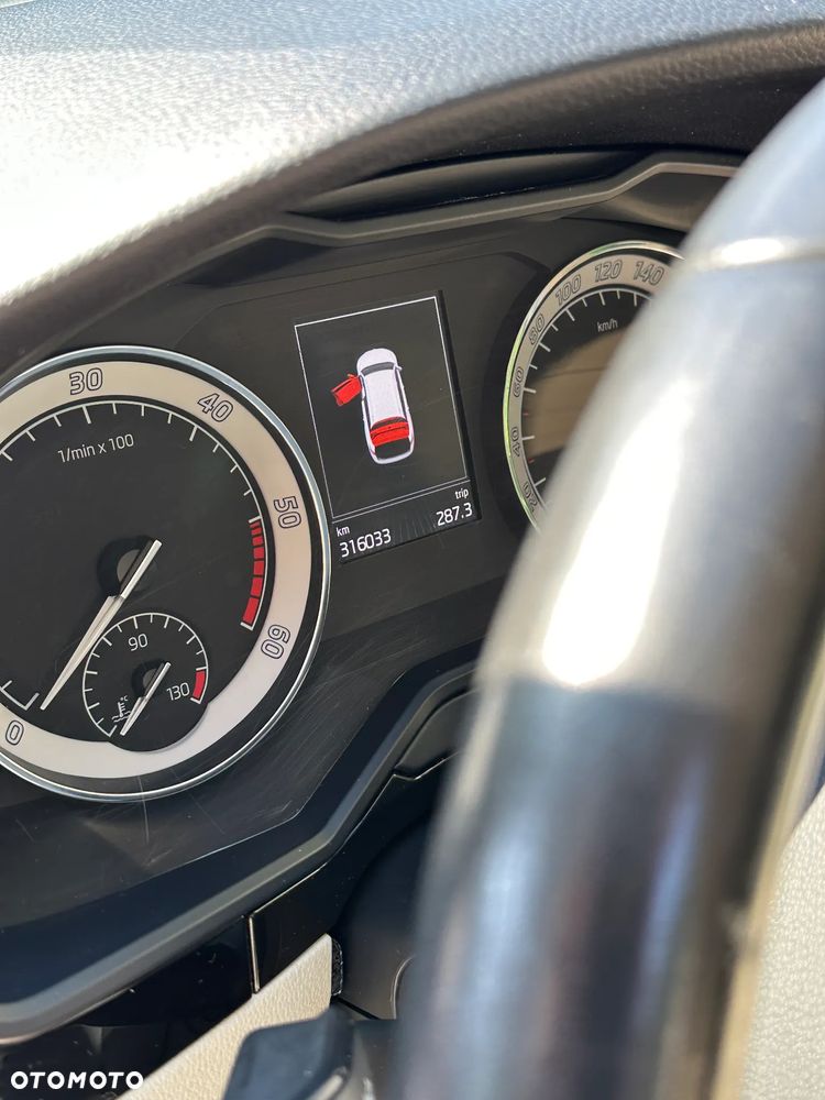 Skoda Superb 2.0 TDI 4x4 L&K DSG - 17