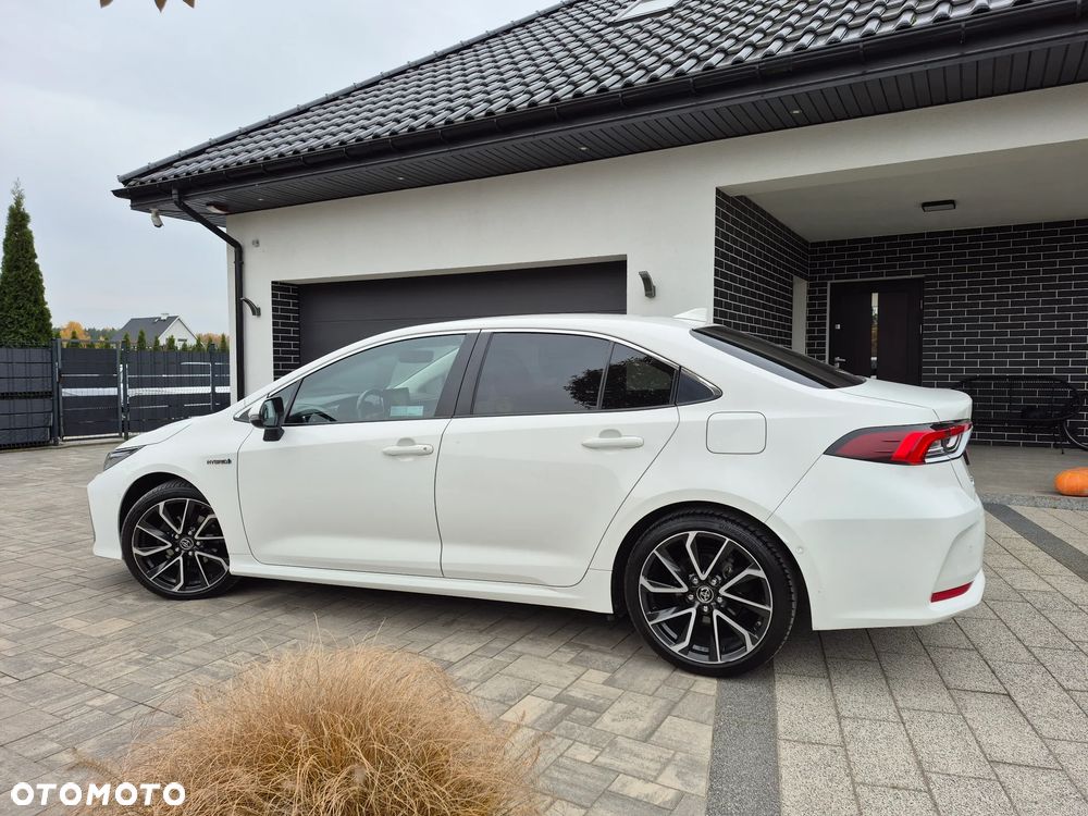 Toyota Corolla 1.8 Hybrid Executive - 23