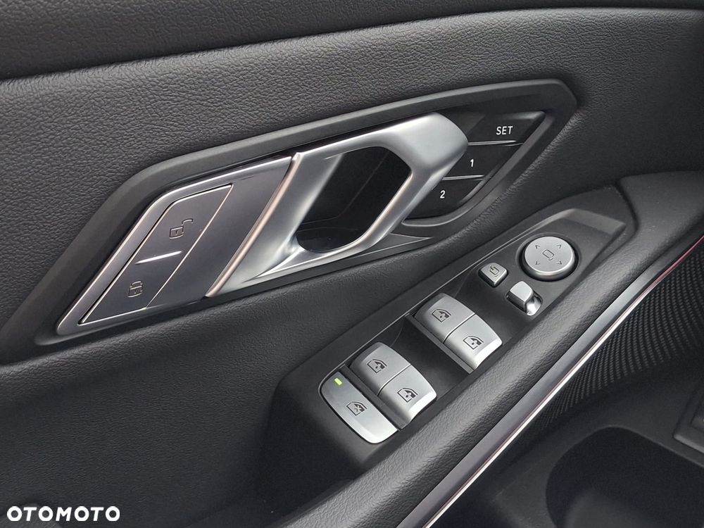 BMW Seria 3 320i M Sport sport - 36