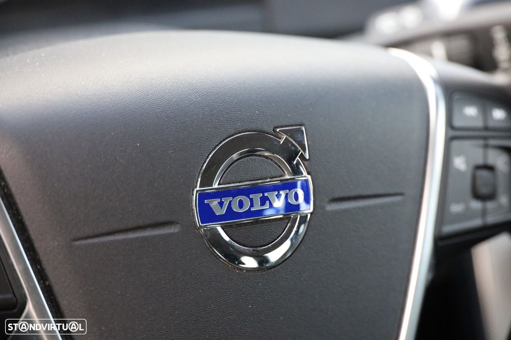 Volvo V60 2.0 D3 R-Design Start/Stop - 17