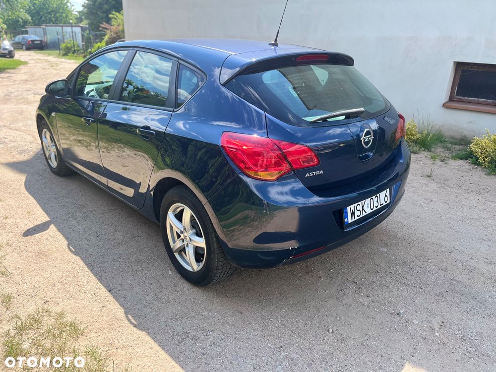 Opel Astra 1.6 Design Edition - 7