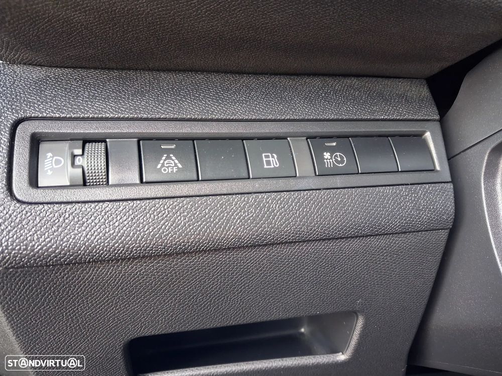 Peugeot 3008 225 e-EAT8 Allure Pack - 29