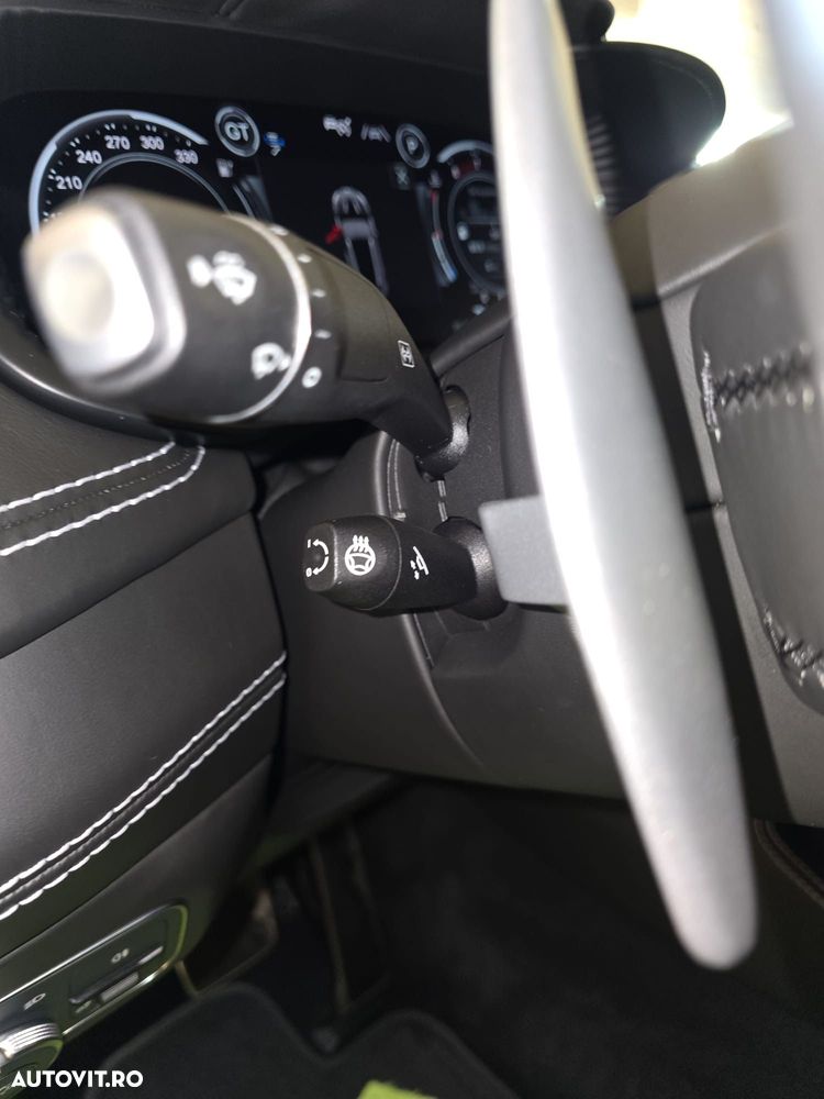 Aston Martin DBX - 32