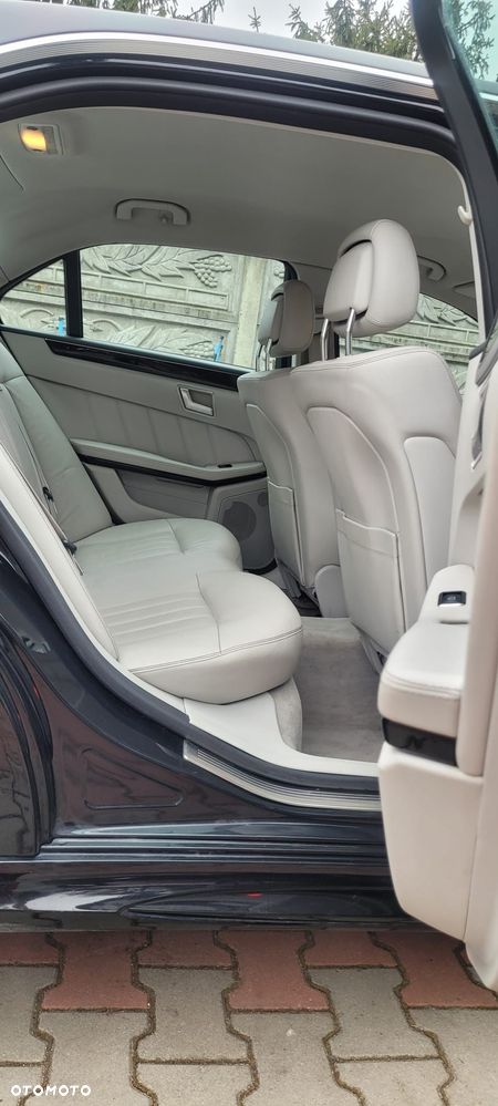 Mercedes-Benz Klasa E 220 BlueTEC 4-Matic Avantgarde - 21