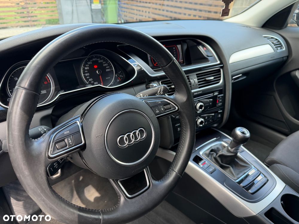 Audi A4 Avant 2.0 TDI DPF S line Sportpaket - 5
