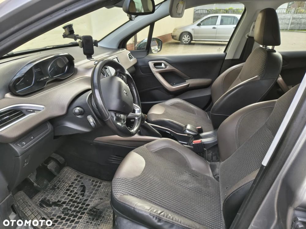 Peugeot 2008 1.6 BlueHDi Allure - 9