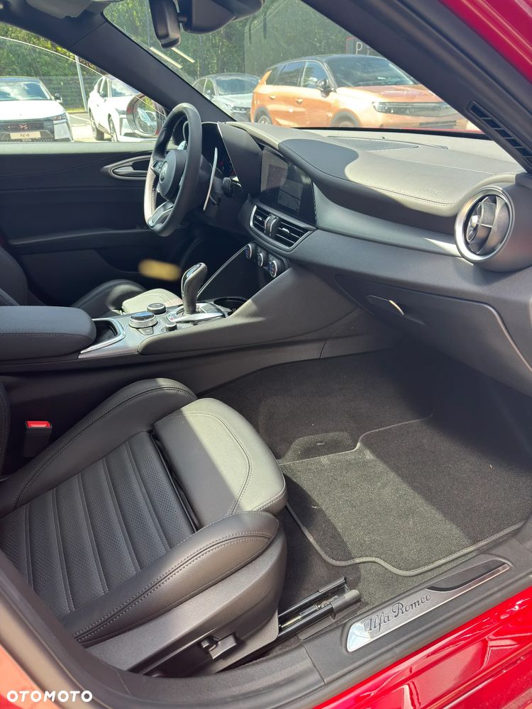 Alfa Romeo Giulia 2.0 Turbo Veloce Q4 - 12