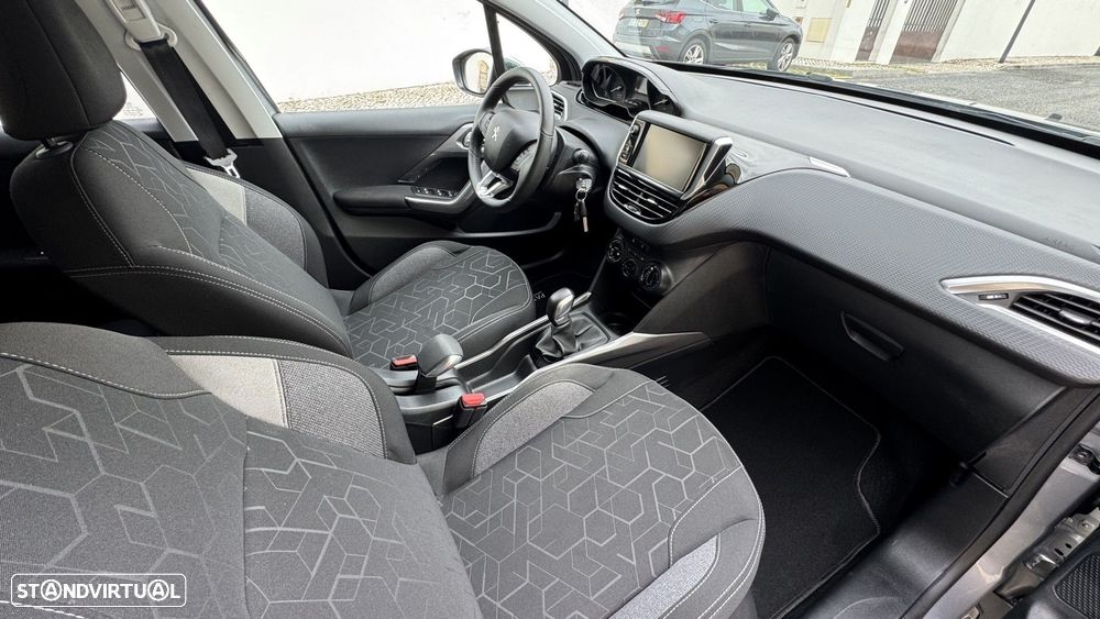 Peugeot 2008 1.2 PureTech Style - 15