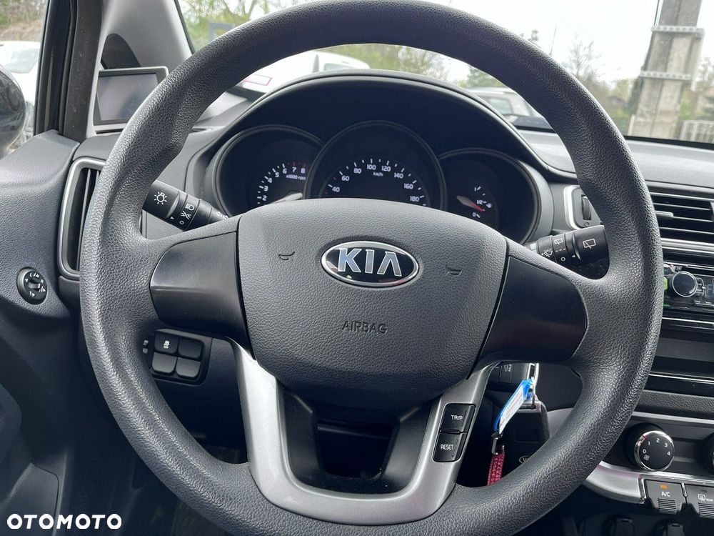 Kia Rio - 15