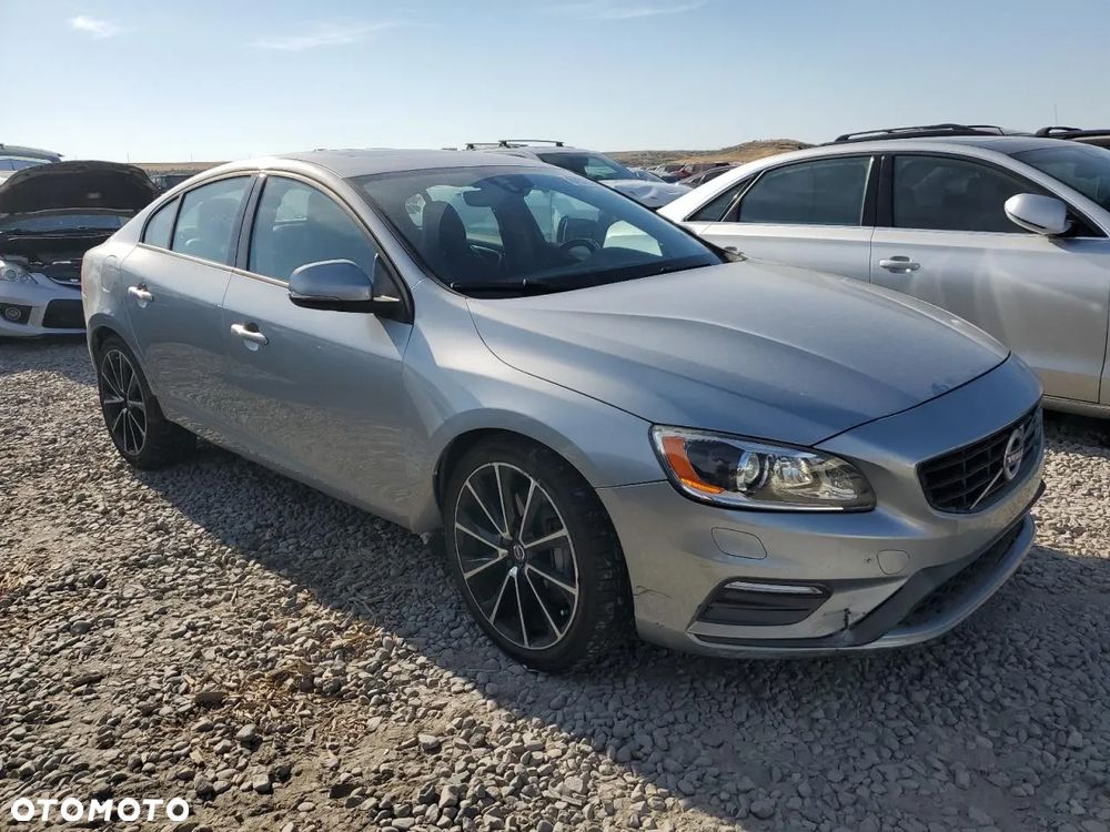 Volvo S60 - 4