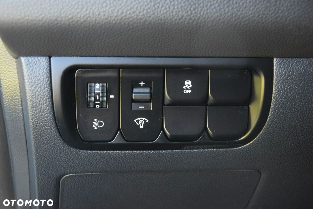 Kia Rio 1.2 Attract - 29