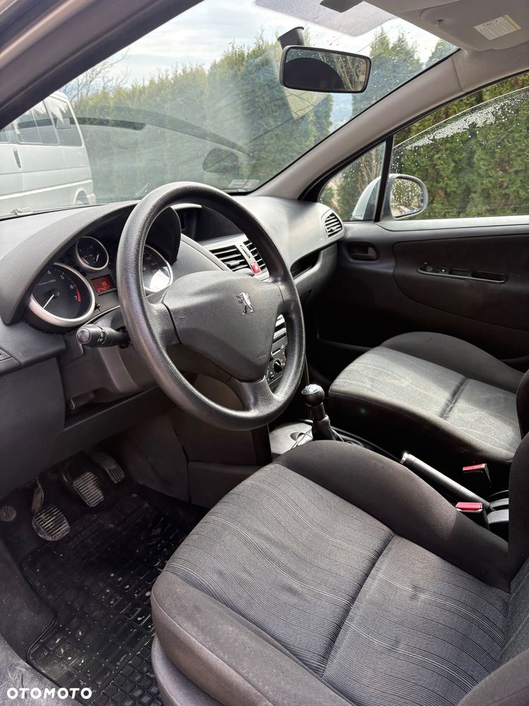 Peugeot 207 1.4 Presence - 14
