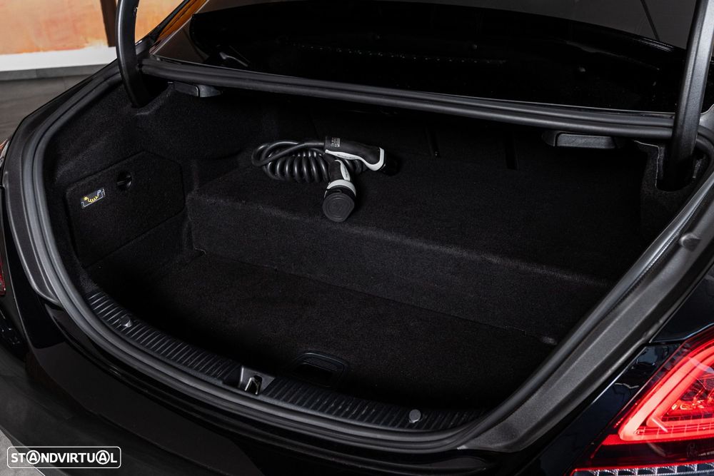 Mercedes-Benz C 300 de AMG Line - 12