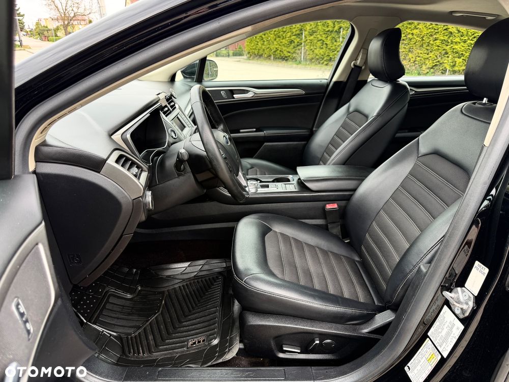 Ford Fusion - 17