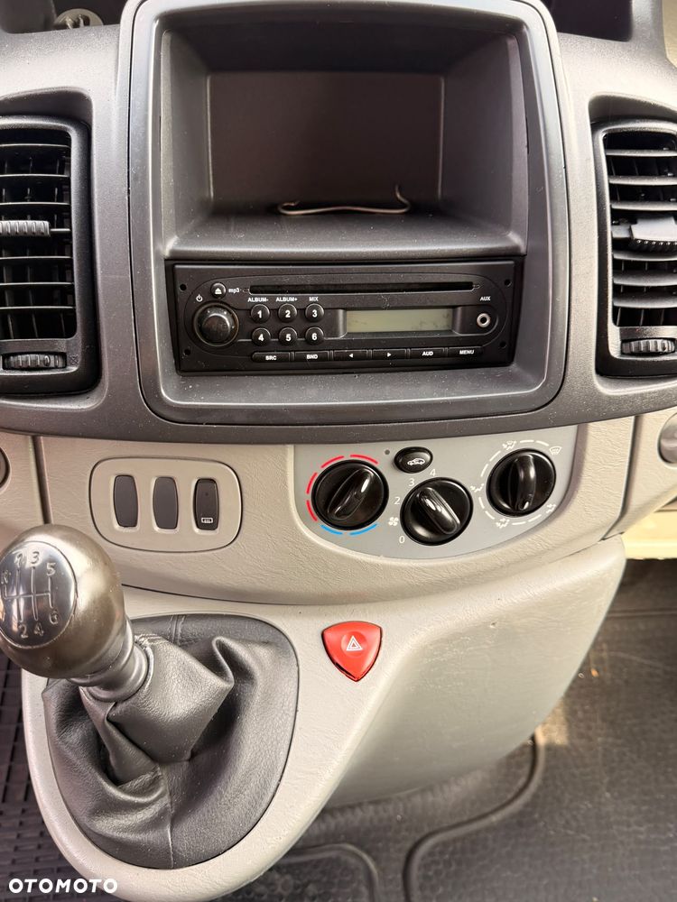 Opel Vivaro Long - 10