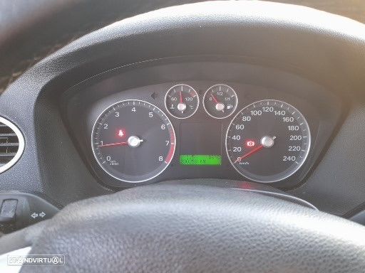 Ford Focus 1.4 16V Sport - 4
