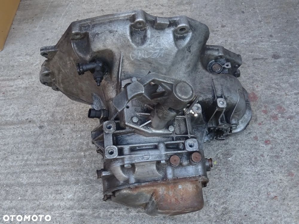 F17 C394 SKRZYNIA BIEGÓW OPEL ASTRA H MERIVA ZAFIRA VECTRA C SIGNUM 1,8 - 4