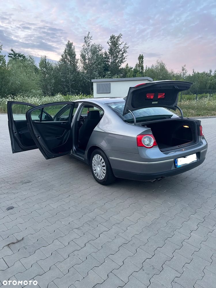 Volkswagen Passat - 19