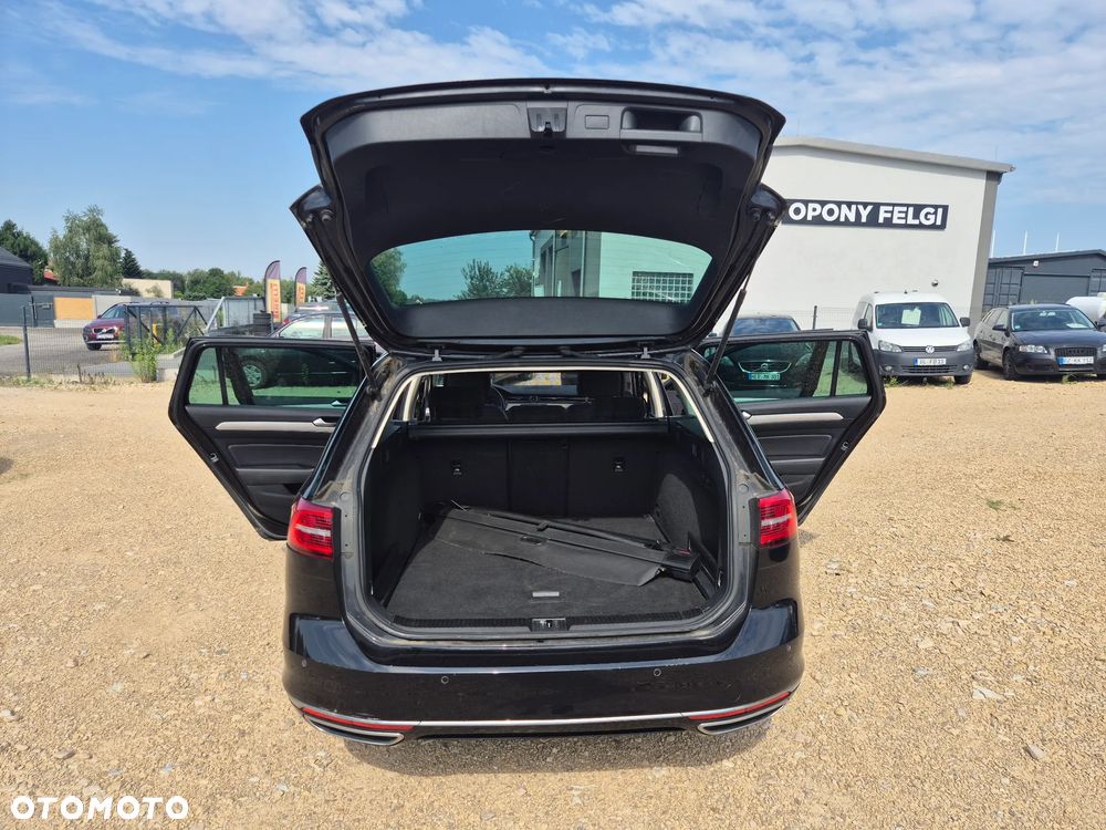 Volkswagen Passat Variant 2.0 TDI SCR DSG (BlueM Tech) Comfortline - 10