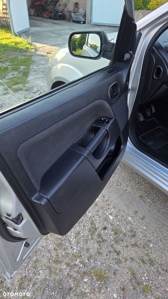 Ford Fiesta 1.4 - 7