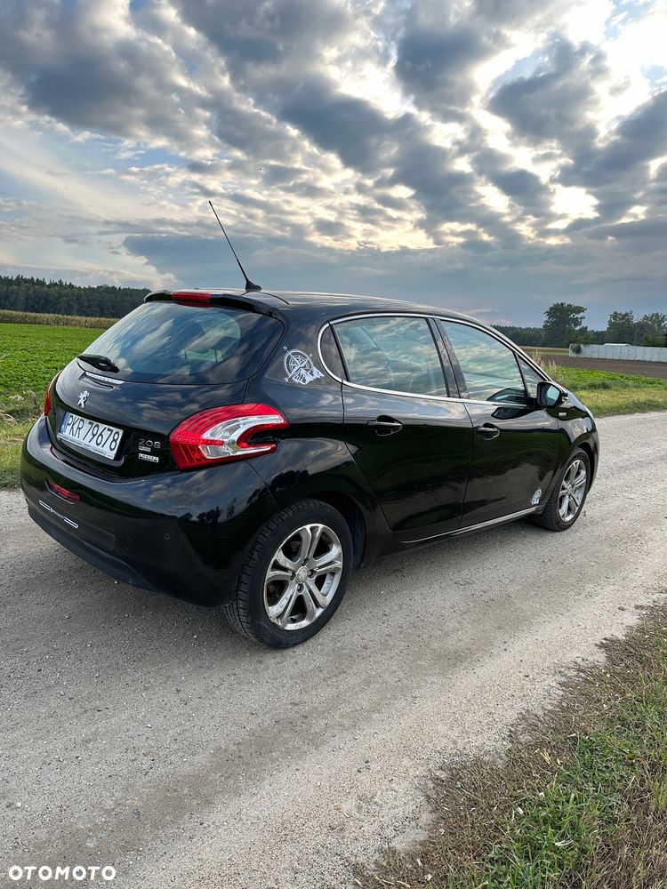 Peugeot 208 - 5