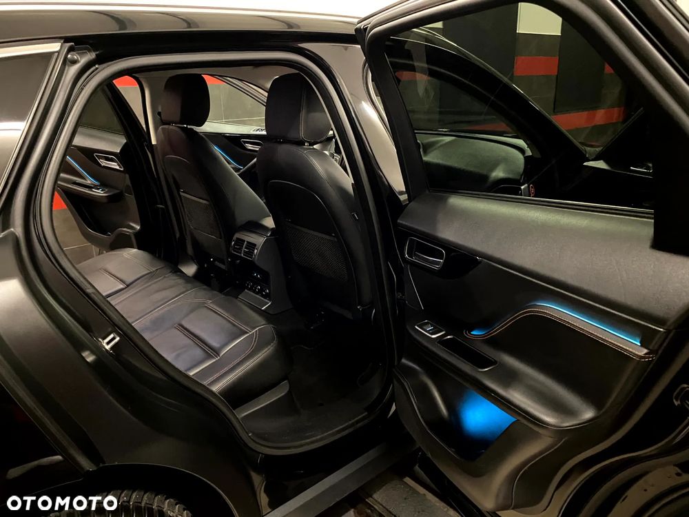 Jaguar F-Pace 20d Pure - 31