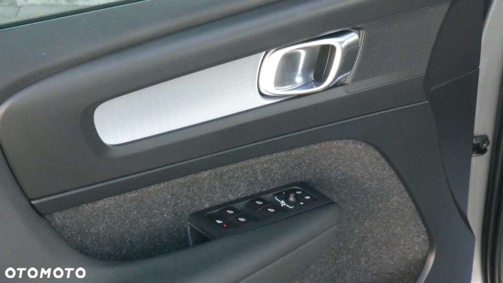 Volvo XC 40 - 24