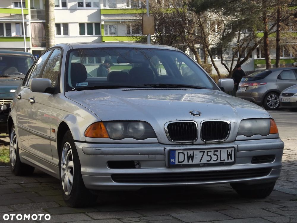 BMW Seria 3 318i - 6