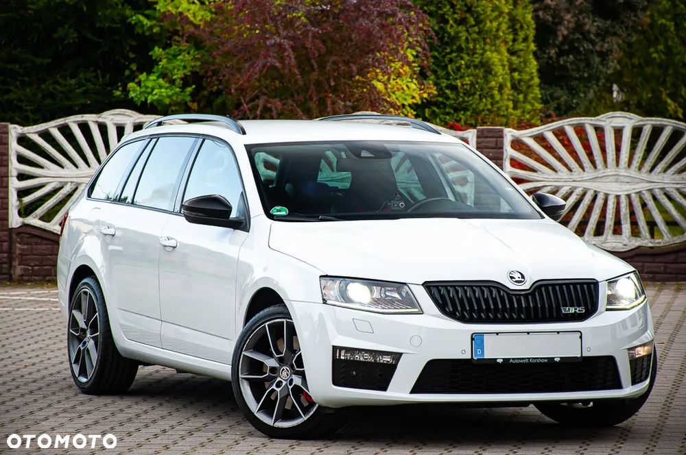 Skoda Octavia Combi 2.0 TDI DSG RS - 13