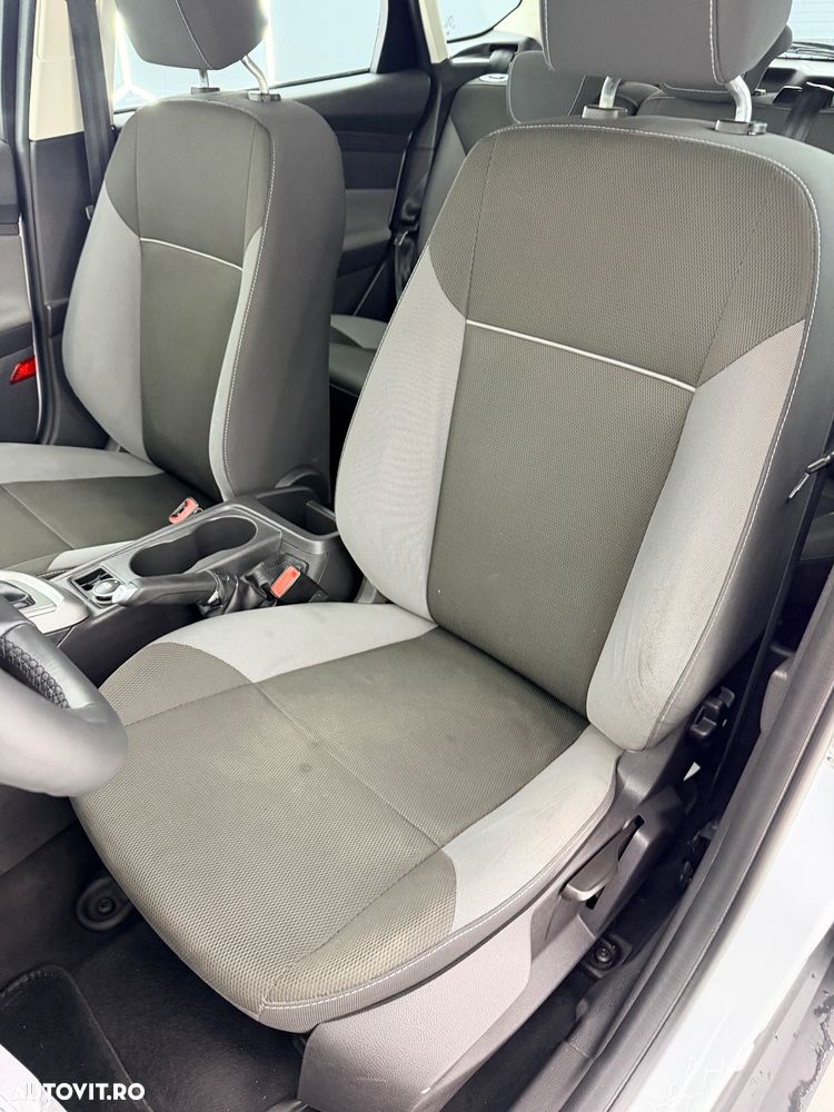 Ford Focus 1.6 TDCi DPF Champions Edition - 12