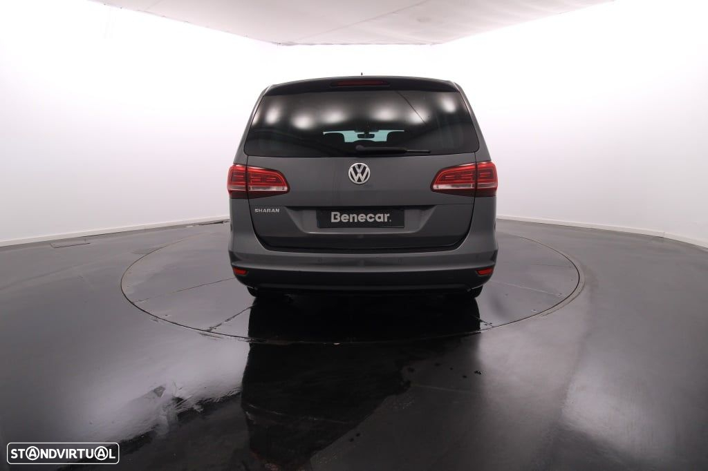 VW Sharan 2.0 TDI Blue Highline DSG - 6